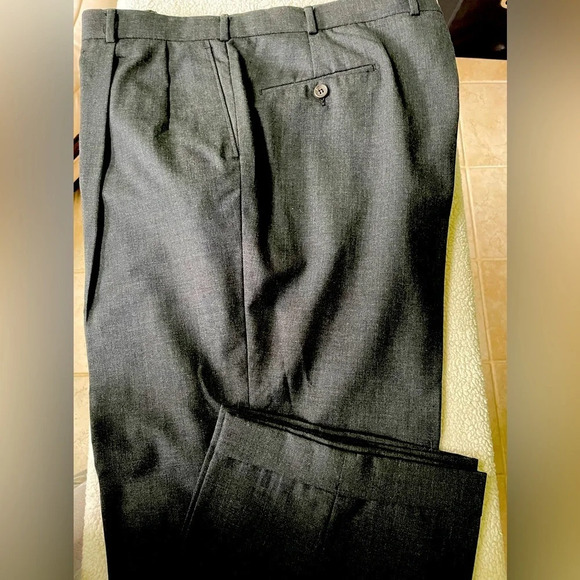 Men’s pleated 1&1/2” cuffed dress pants in charcoal black. Slant side pockets. - Picture 3 of 7